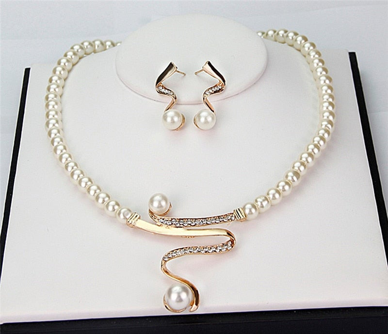 Sparkling Pearl Necklace and Earrings Set