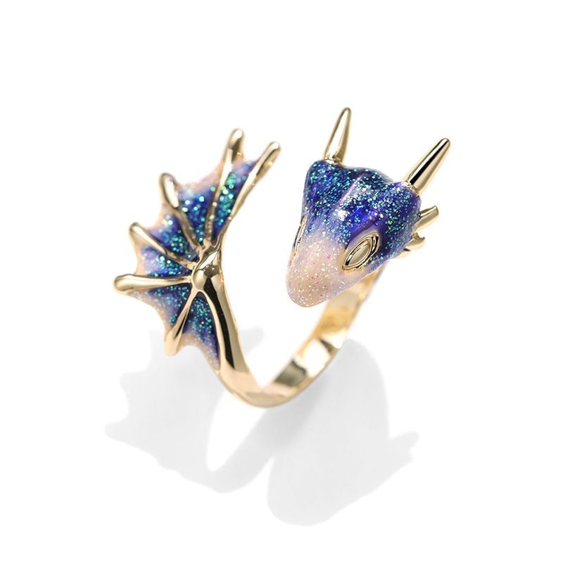 Sparkling statement ring in silver