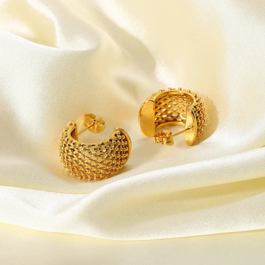 18k Mesh C Hoop Earrings