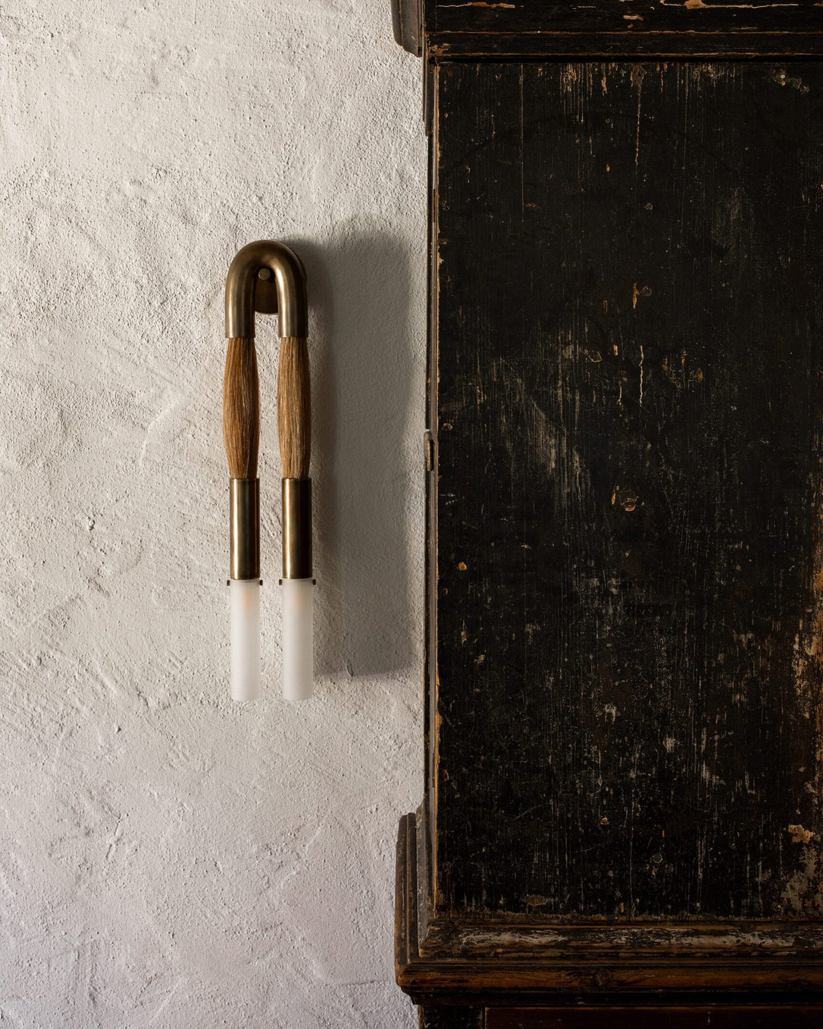 Horsehair Textured Crystal Glass Wall Lamp