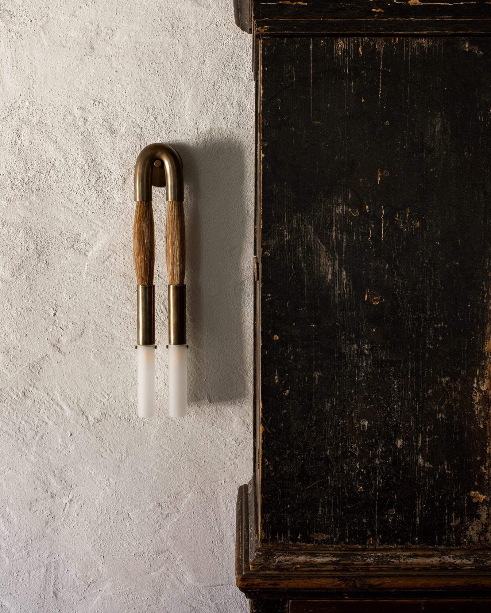 Horsehair Textured Crystal Glass Wall Lamp