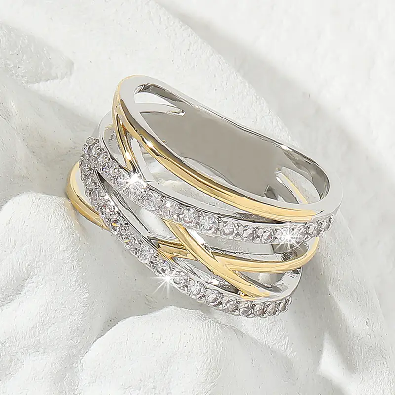 Vintage style zirconia cross band ring