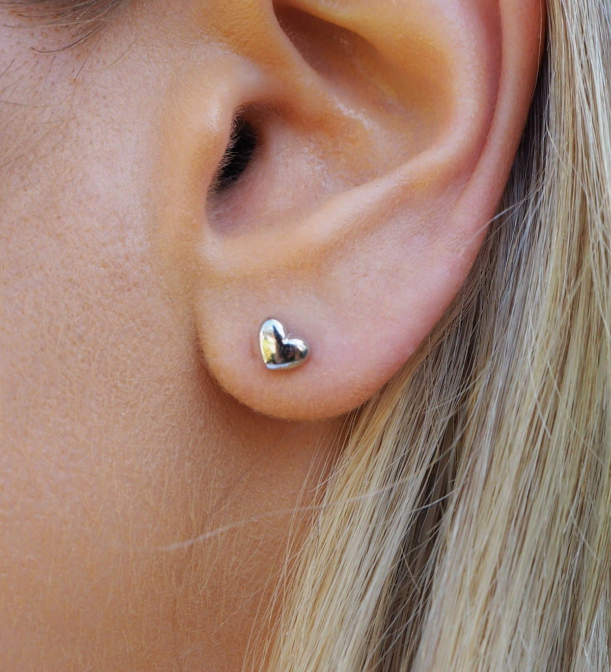 Miniheartstuds silver_997a83be 90c5 4e37 b28d 19aecdddc6a6