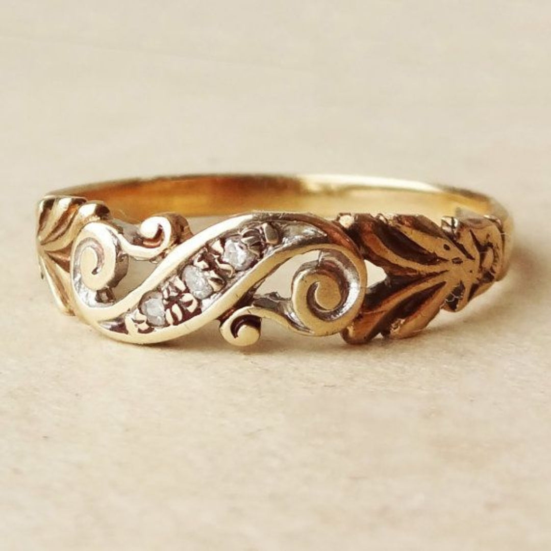 Elegant Zirconia Ivy Ring in Gold