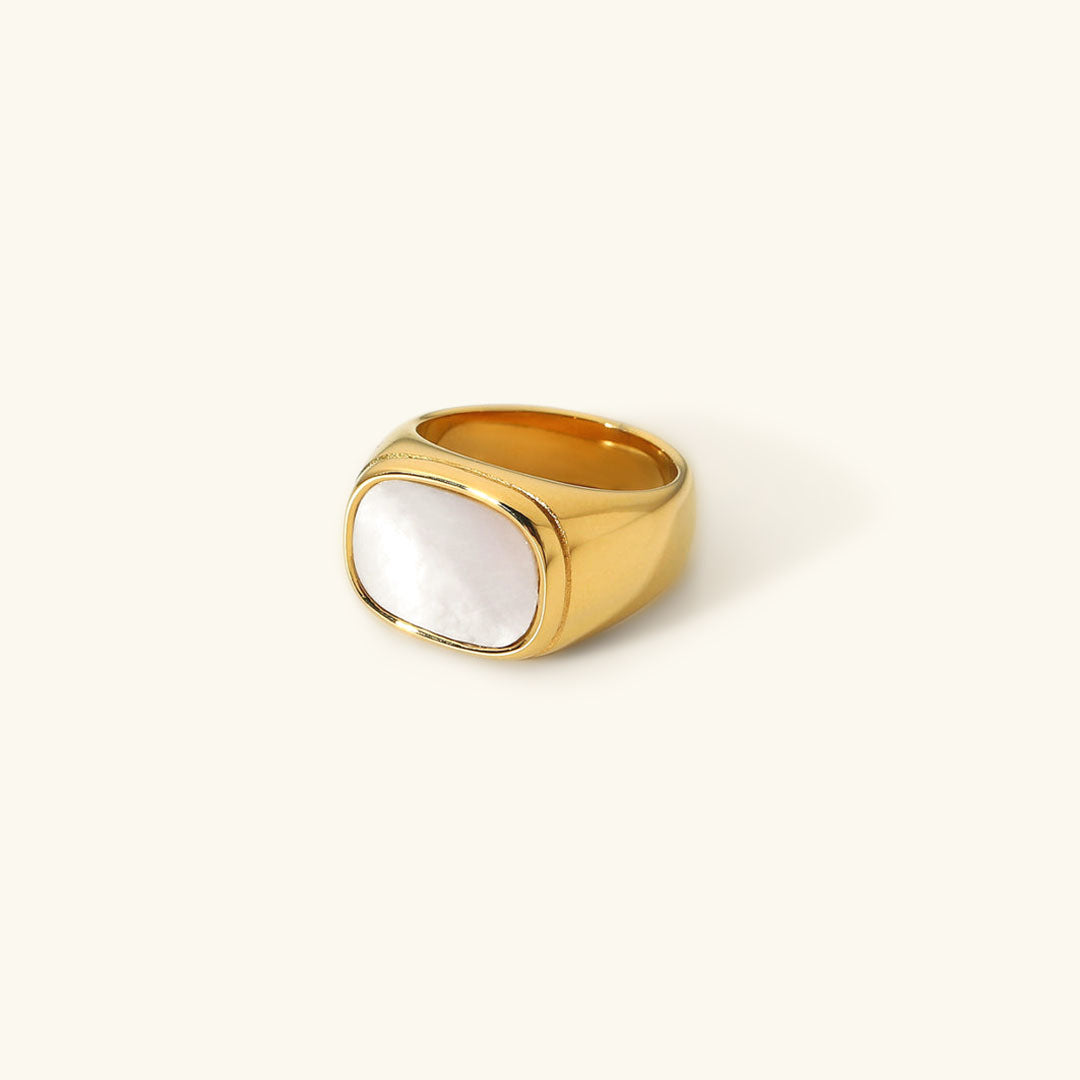Nova Smooth Shell Gold Ring