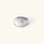 Load image into Gallery viewer, Nova Smooth Shell Gold Ring
