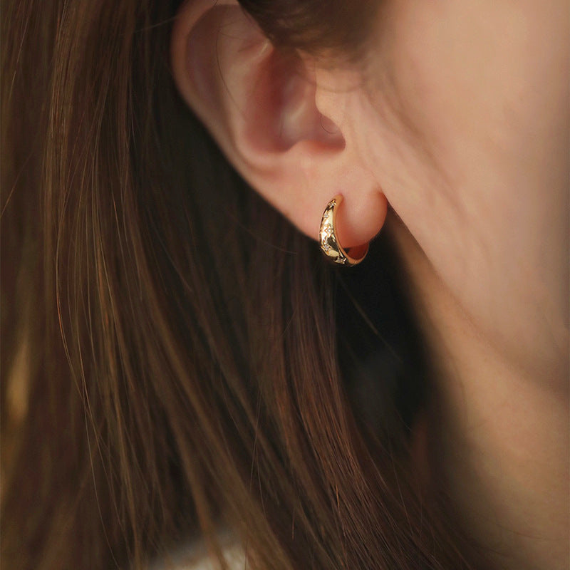 Romantic drop earrings in gold and silver