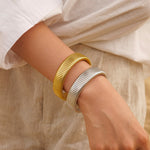 Load image into Gallery viewer, Celeste Vertical Lines Gold Bracelet
