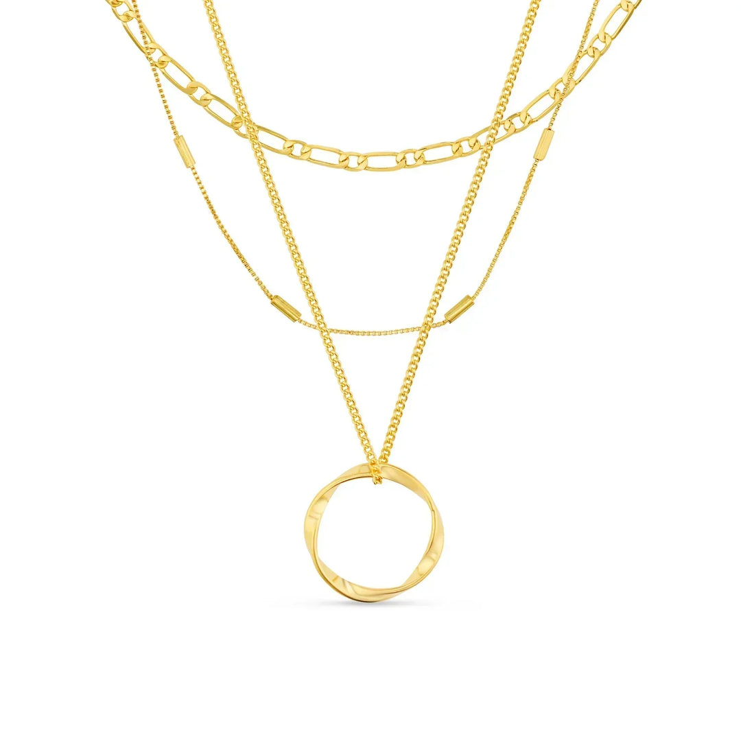 Delicate Pendant Necklace in Gold