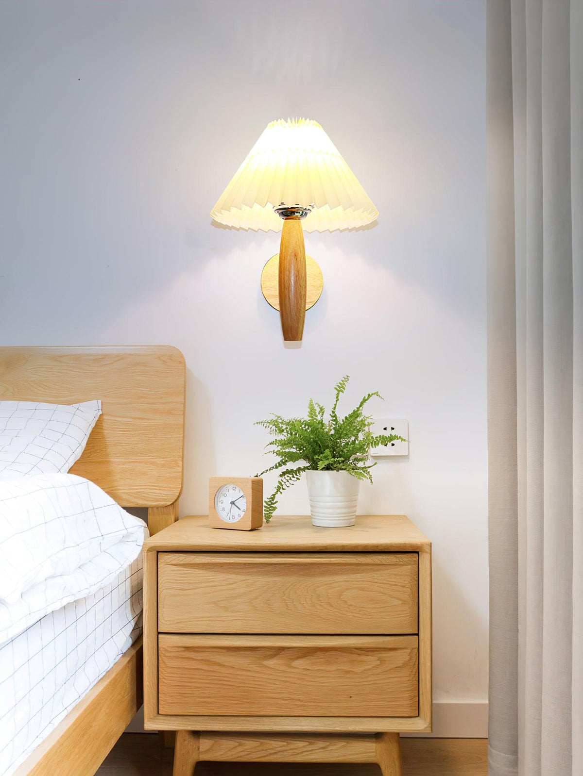 Pleated Oak Contemporary Design Wall Light