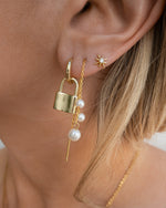 Load image into Gallery viewer, Risa Starburst Crystal Stud Earrings
