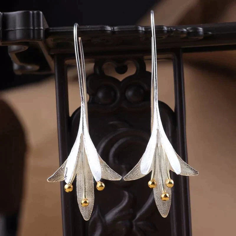 Sparkling Flower Drop Earrings in Silver