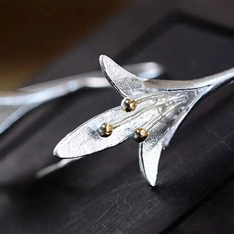 Sparkling Flower Drop Earrings in Silver