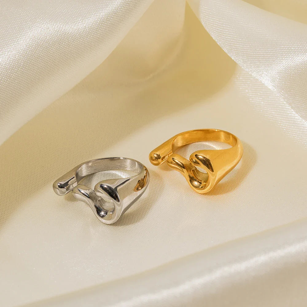 The Dainty Question Ring