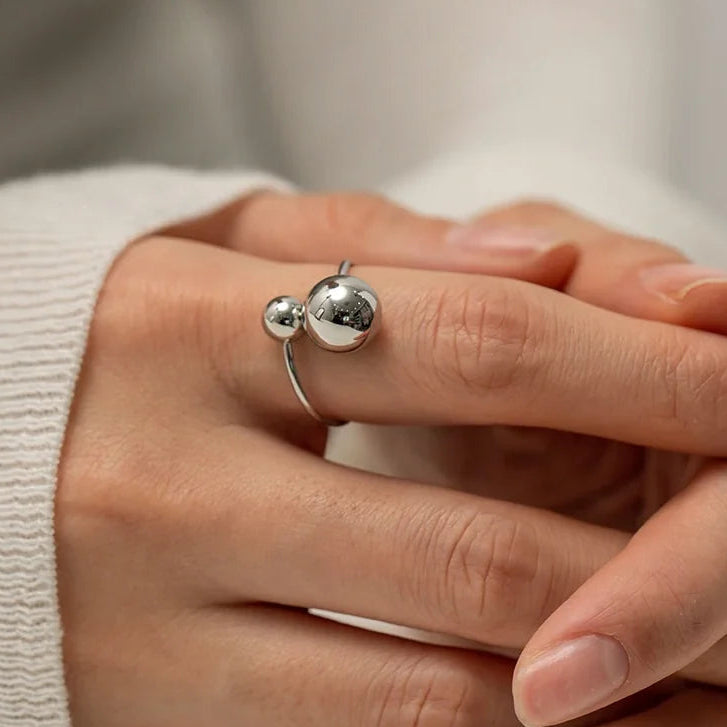 18k the duet sphere ring