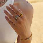 Load image into Gallery viewer, Bold Kiss Romantic Ring
