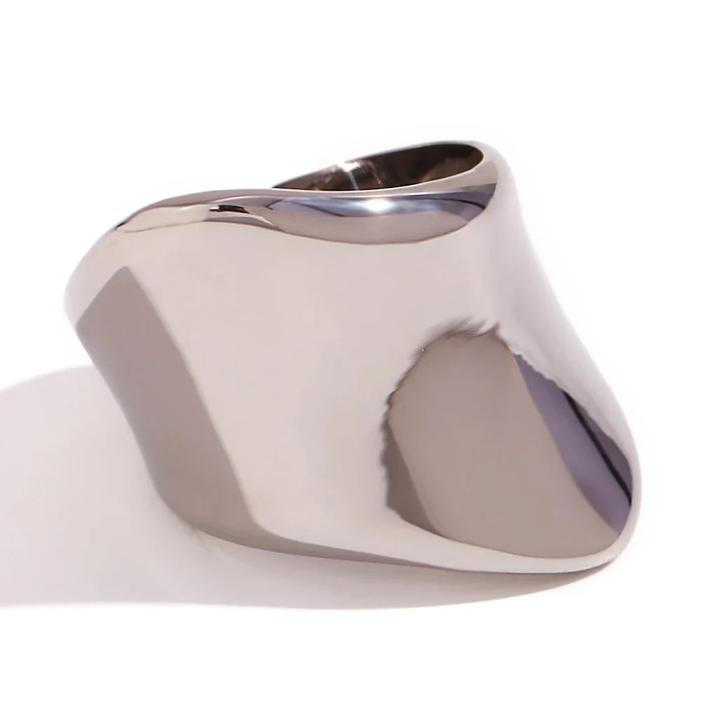 18k Wide Waves Classy Ring
