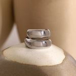 Load image into Gallery viewer, 18k Modern Wrap Around Flat Ring
