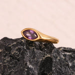 Load image into Gallery viewer, 18k Oval Diamond Cut Ring
