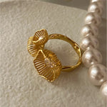 Load image into Gallery viewer, Diamond Pearl Clam Shell Ring
