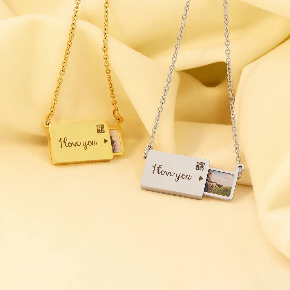 Amoura Memory Necklace