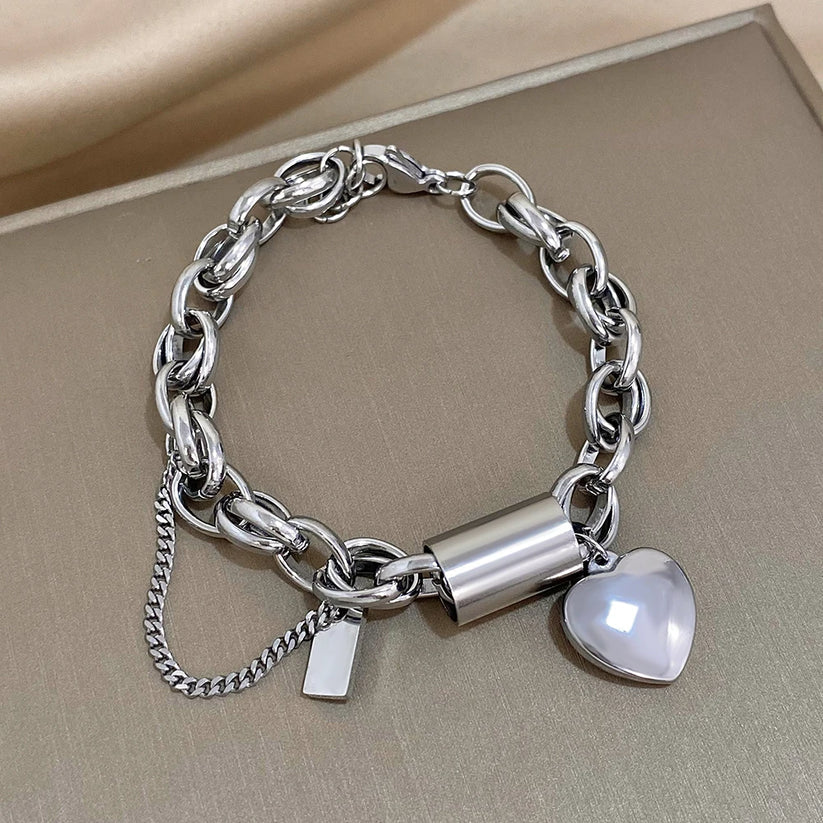 Bohemian Heart Charm Bracelet in Gold