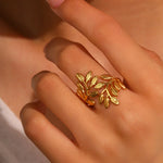 Load image into Gallery viewer, Elegant Floral Wrap Wring
