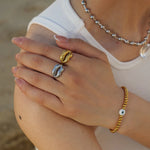 Load image into Gallery viewer, Bold Kiss Romantic Ring
