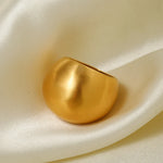 Load image into Gallery viewer, 18k Bold Round Brushed Ring
