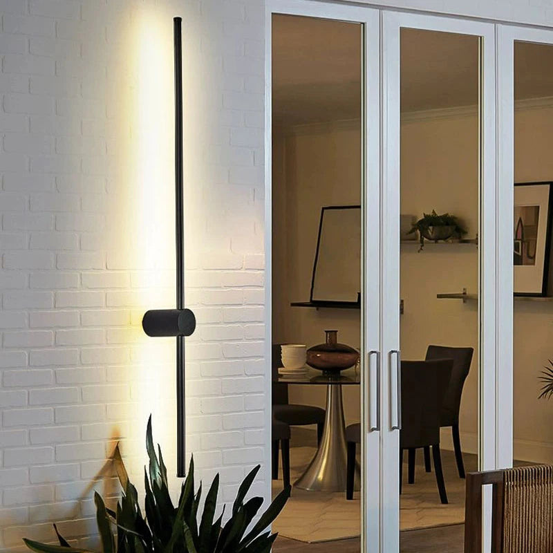 Sleek Black Wall Light with Touch Switch &amp; 360° Rotating Design