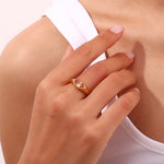 Load image into Gallery viewer, 18k Oval Diamond Cut Ring
