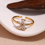 Load image into Gallery viewer, 18k Feminine Five Petal Diamond Ring
