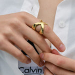 Load image into Gallery viewer, 18k Classy Crossed Intersect Ring
