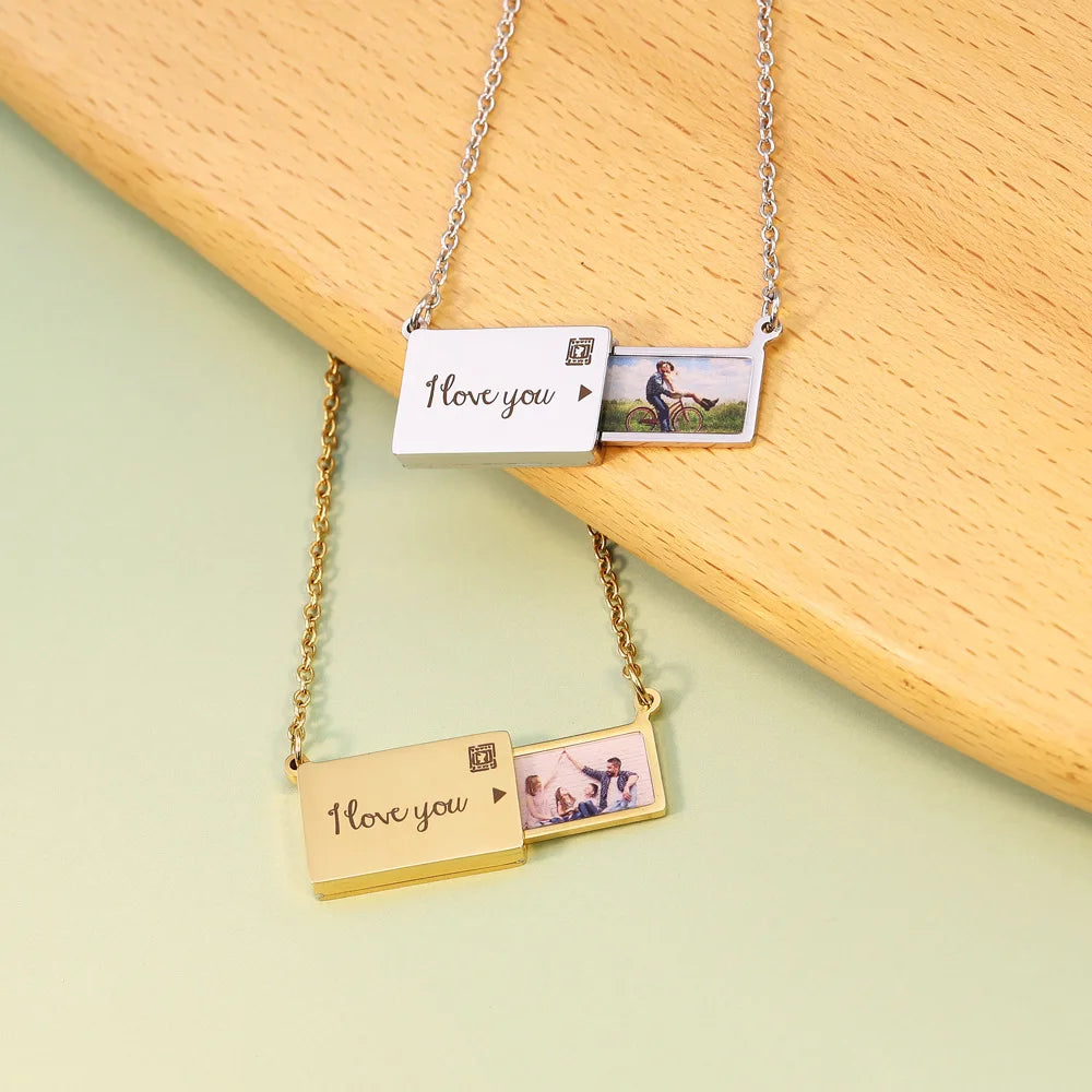Amoura Memory Necklace