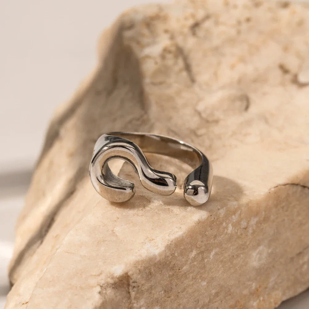 The Dainty Question Ring