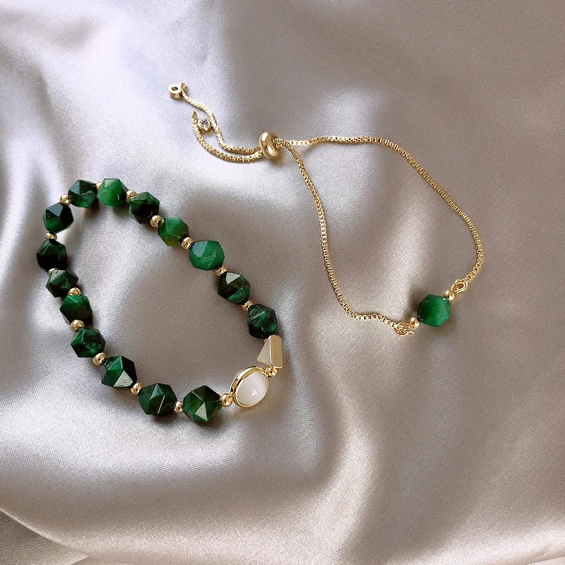 Elegant green charm bracelet