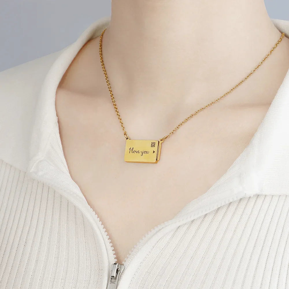Amoura Memory Necklace