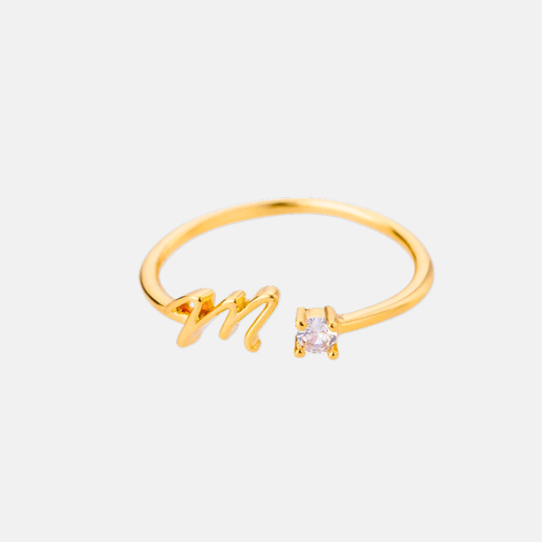 Selvola letter ring