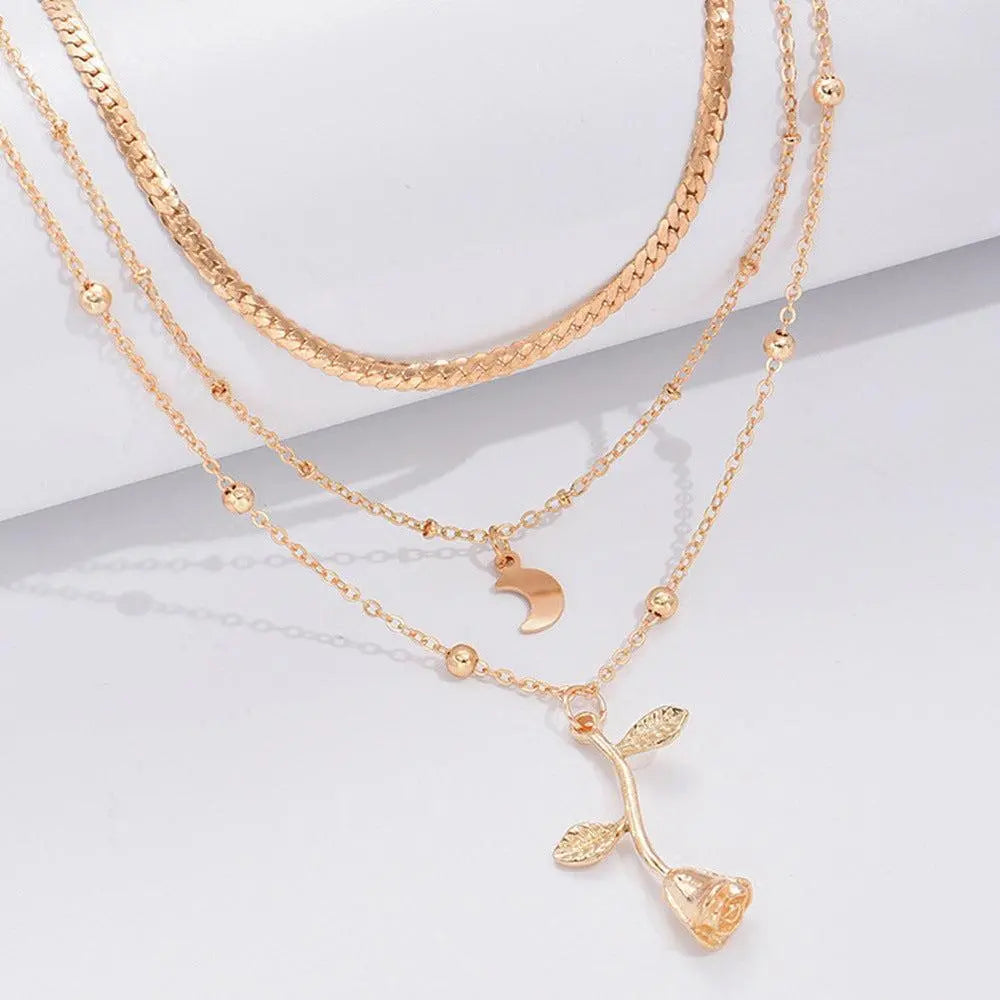 Delicate Cat Pendant Necklace in Gold