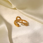 Load image into Gallery viewer, 18k Curved Elegance Ring
