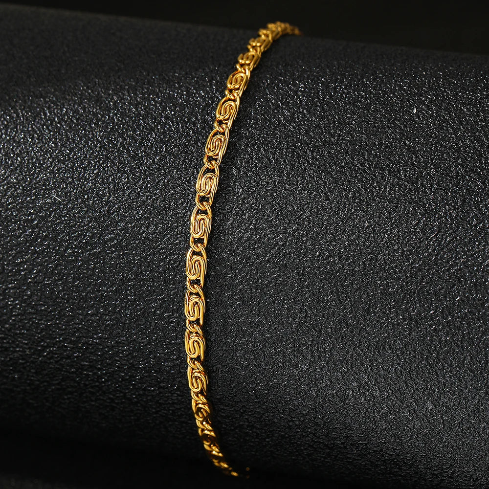 Minimal Spiral Link Bracelet