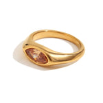 Load image into Gallery viewer, 18k Oval Diamond Cut Ring
