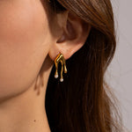 Load image into Gallery viewer, 18k Dainty Asymmetrical Melted Gold Pearl Earrings
