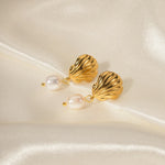 Load image into Gallery viewer, Dainty Sea Shell Pearl Earrings
