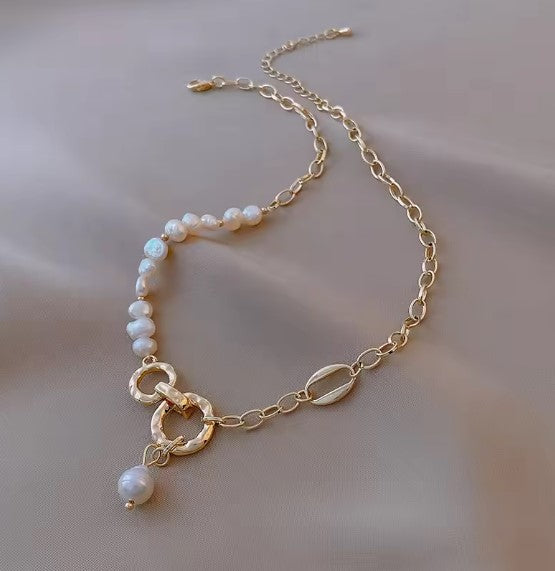 Classic Pearl Pendant Necklace