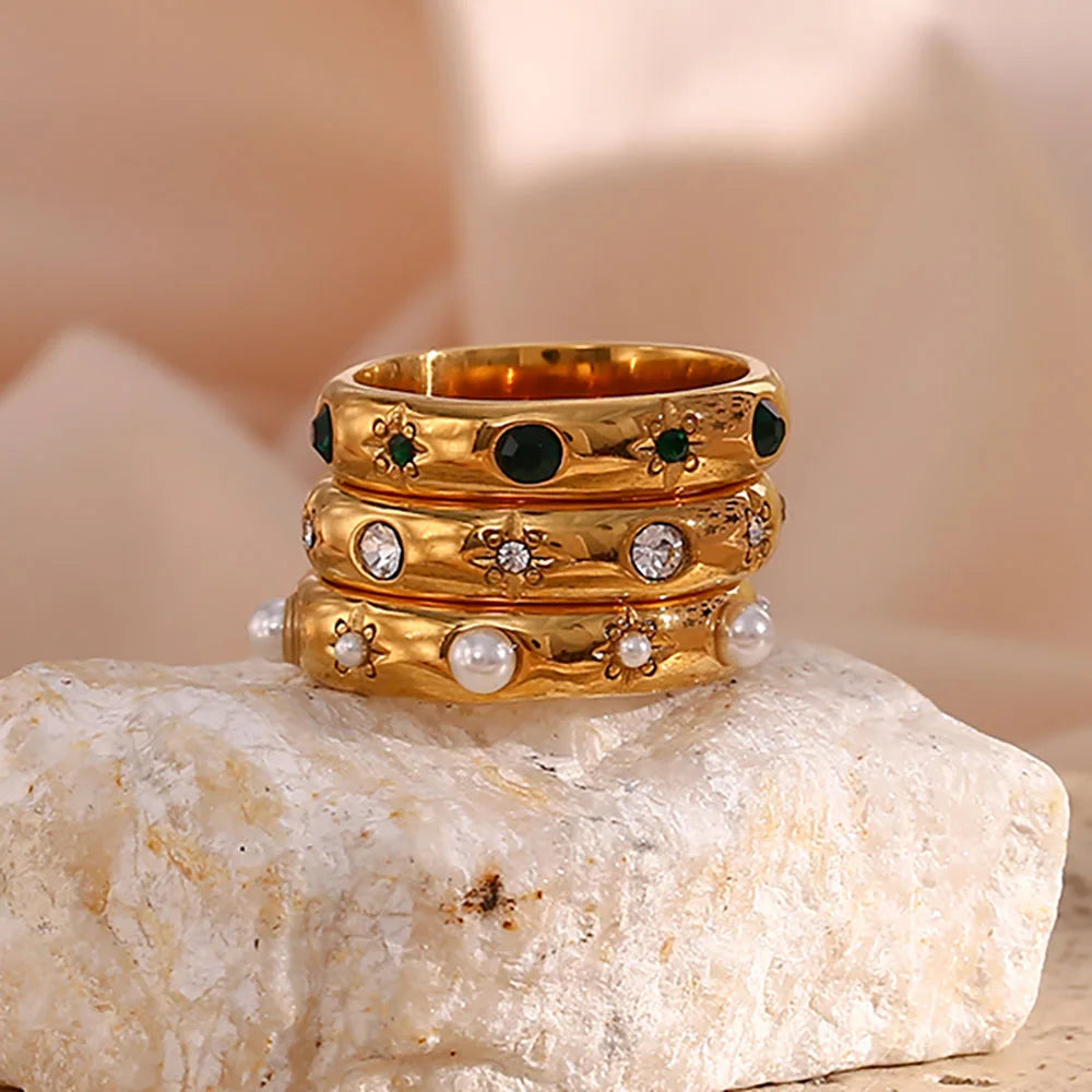18k Star & Stone Embedded Ring