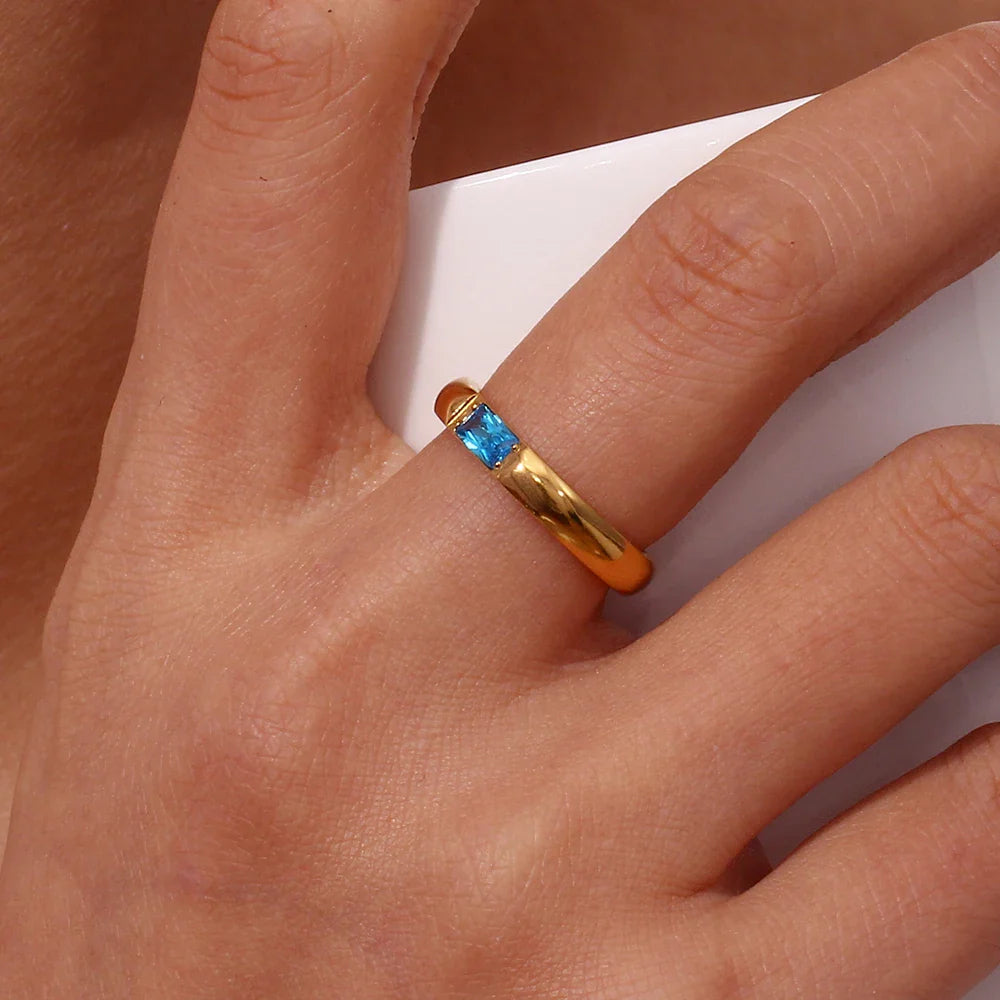 18k Baguette Cut Fine Birthstone Ring