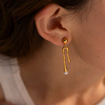 Load image into Gallery viewer, 18k Dainty Asymmetrical Melted Gold Pearl Earrings
