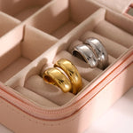Load image into Gallery viewer, 18k Modern Wrap Around Flat Ring
