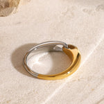 Load image into Gallery viewer, Elegant Two Tone Buckle Link Ring
